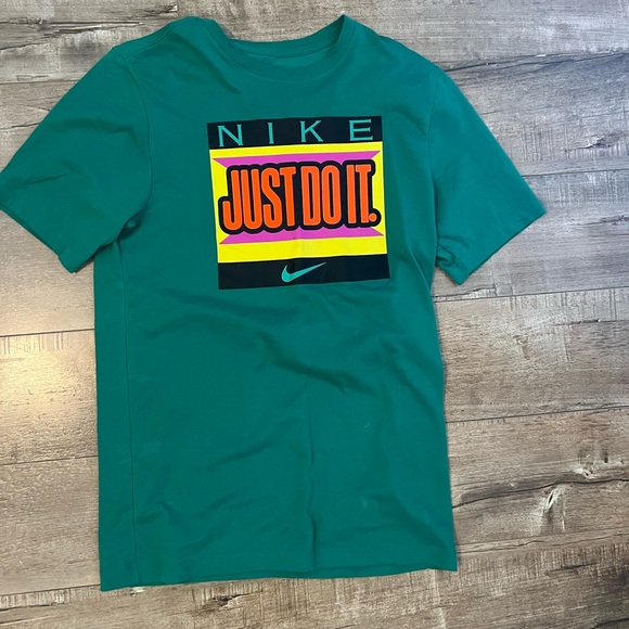 Nike shirt used perfect condition - Picture 1 of 2